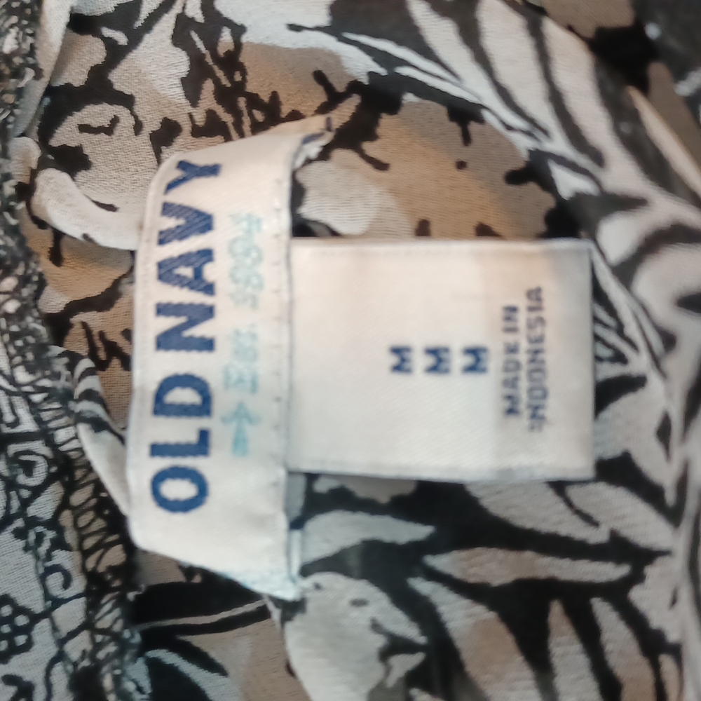 Old Navy top. - Picture 11 of 11